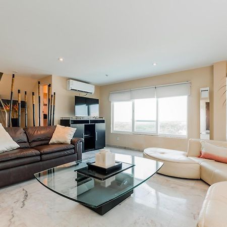 Brisas Beachfront Penthouses Cancún Exterior foto