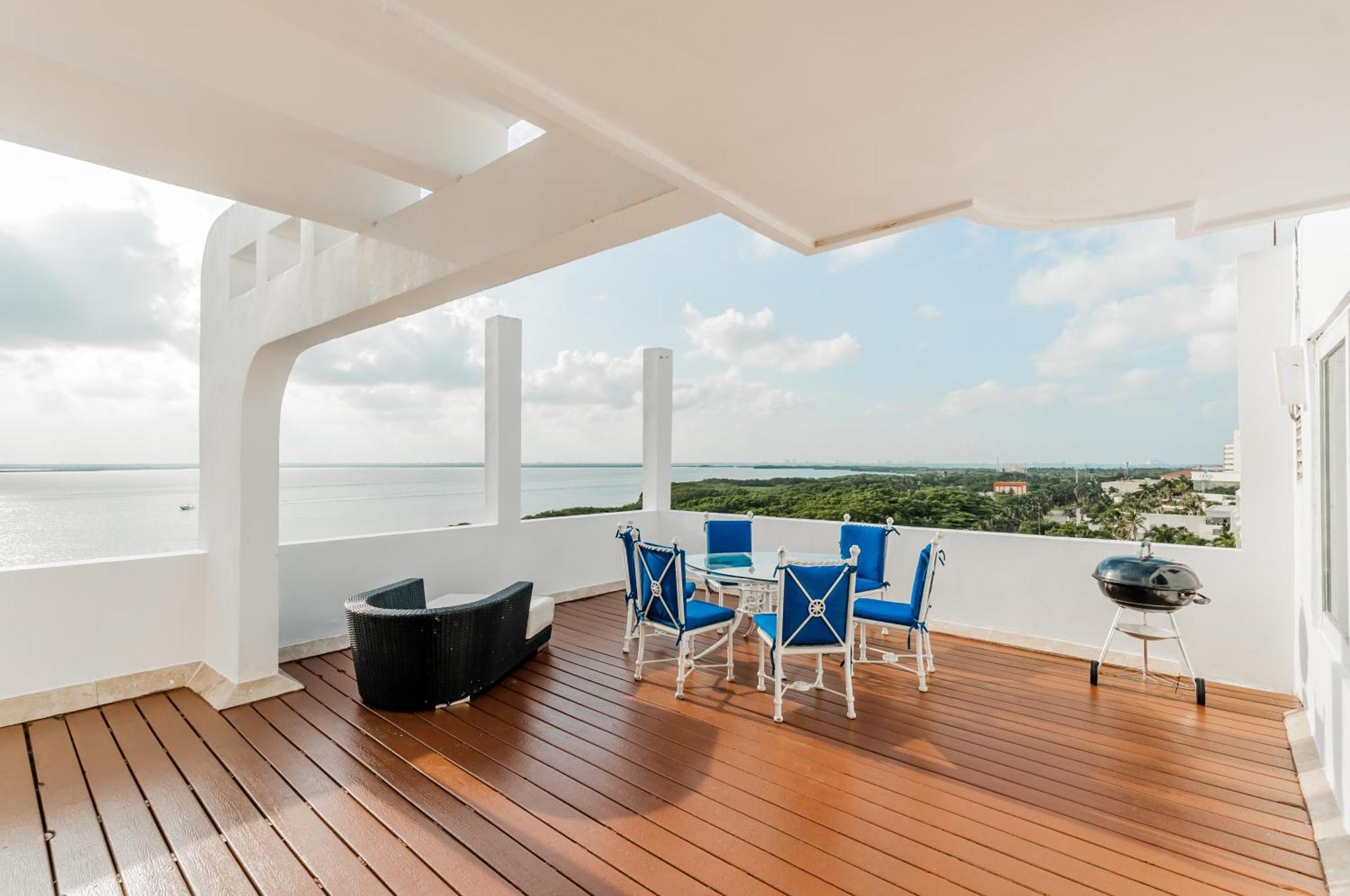 Brisas Beachfront Penthouses Cancún Exterior foto
