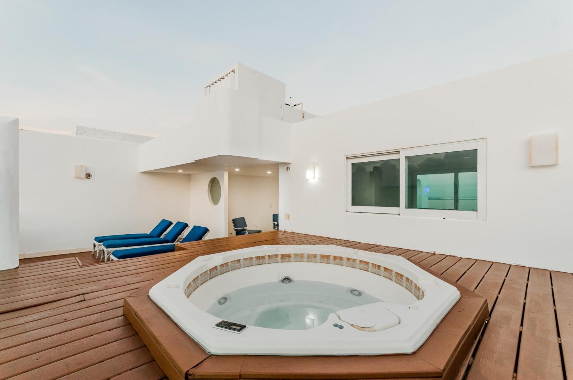 Brisas Beachfront Penthouses Cancún Exterior foto