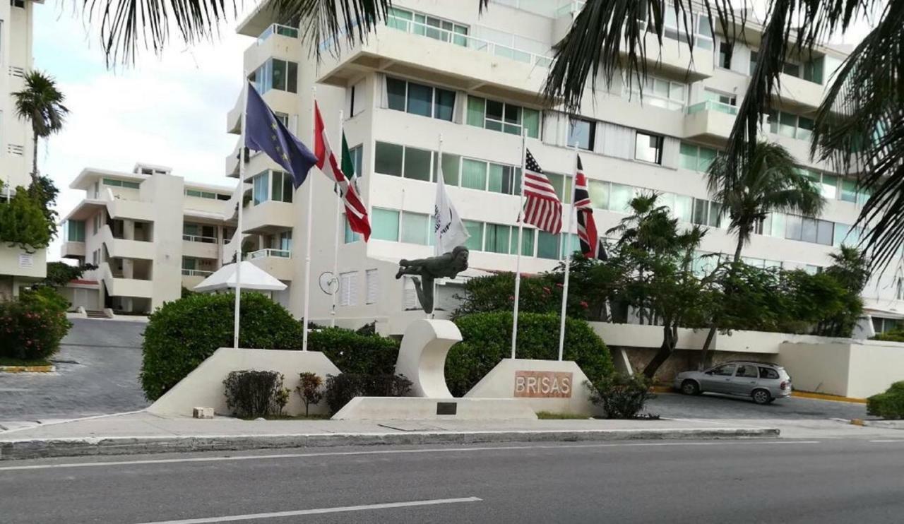 Brisas Beachfront Penthouses Cancún Exterior foto